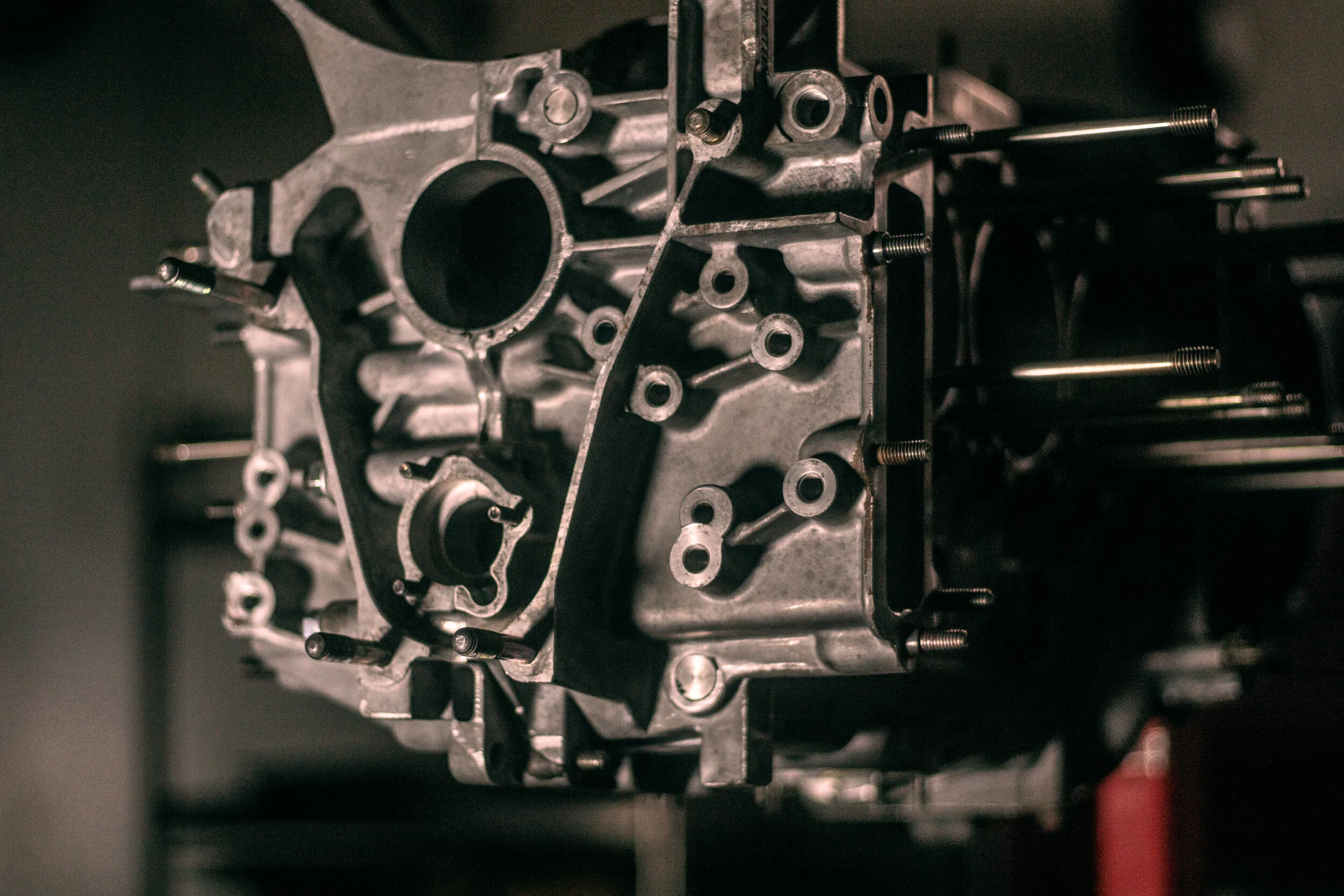 Motorgehäuse eines luftgekühlten Porsche Boxermotors als Detailaufnahme